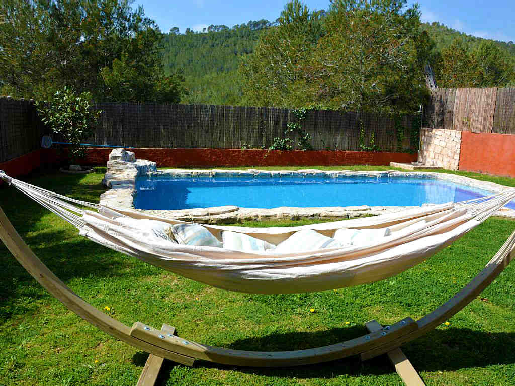 Private holiday villas in sitges with garden