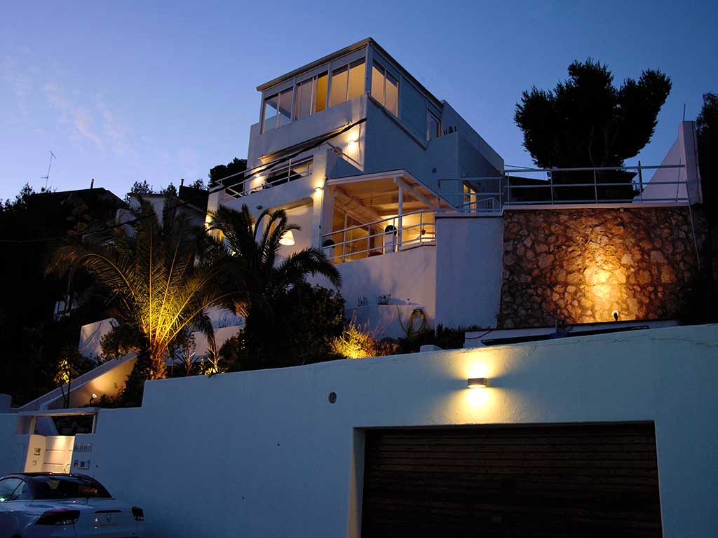 the mediterranean villa in sitges by night