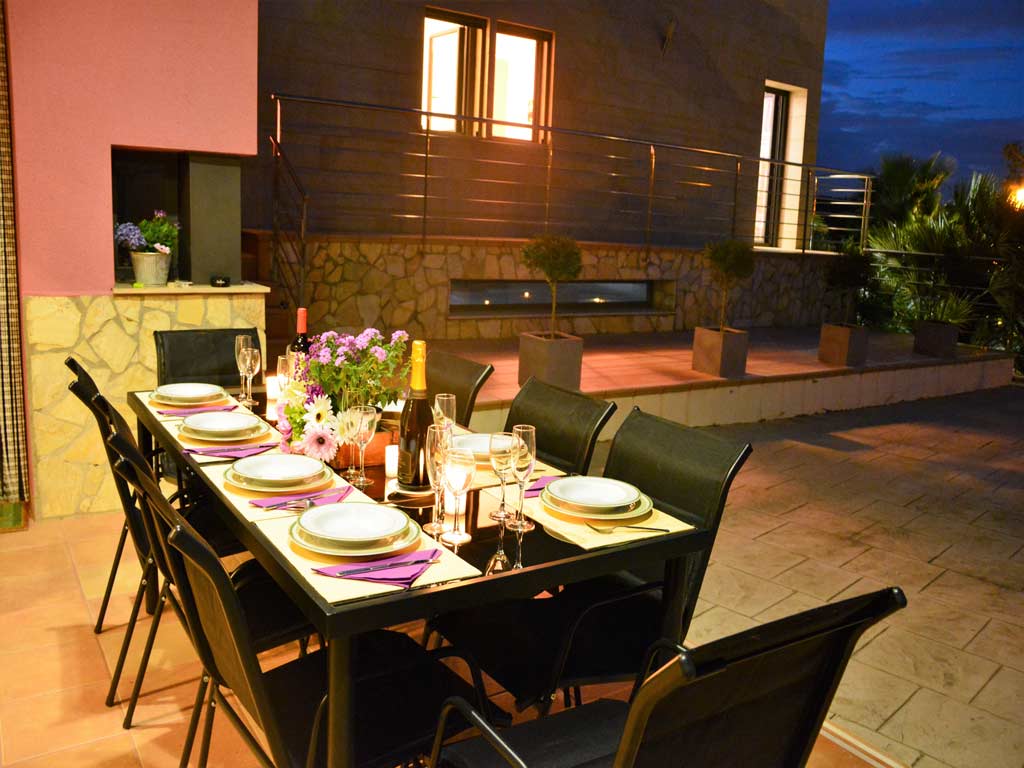 villa in Sitges with external dinning room.