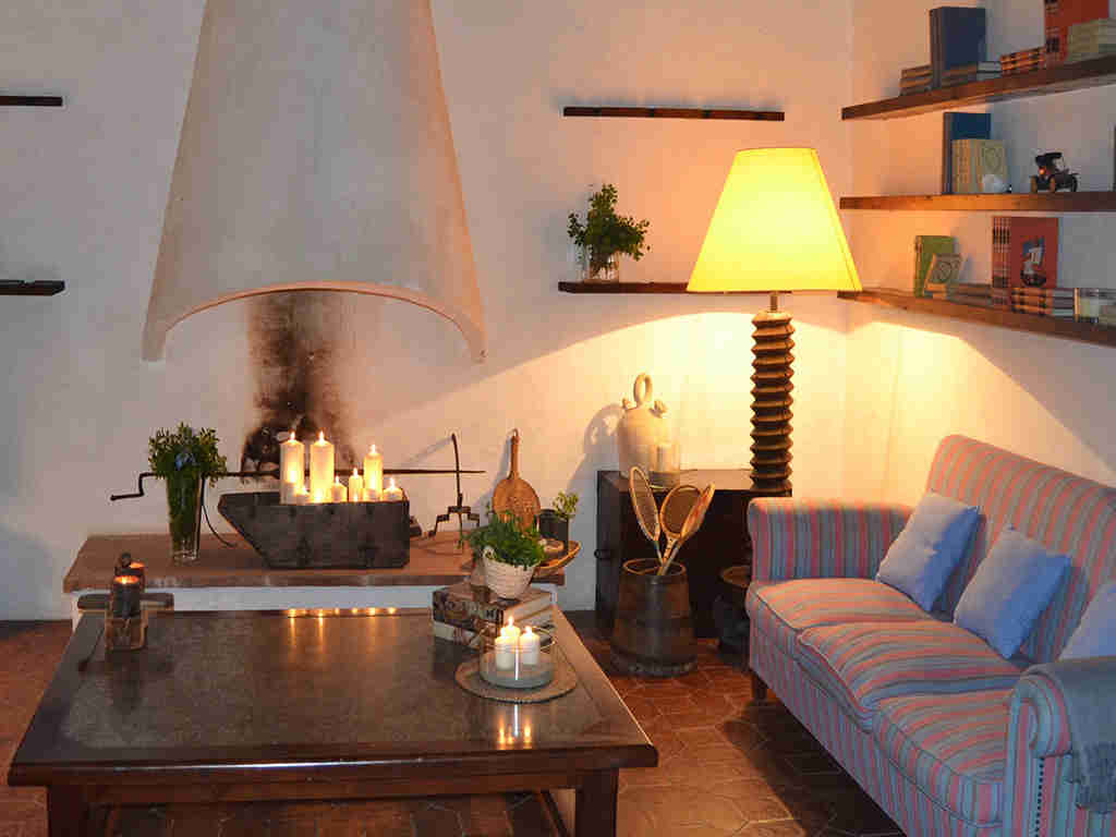 spanish farmhouse and its living room