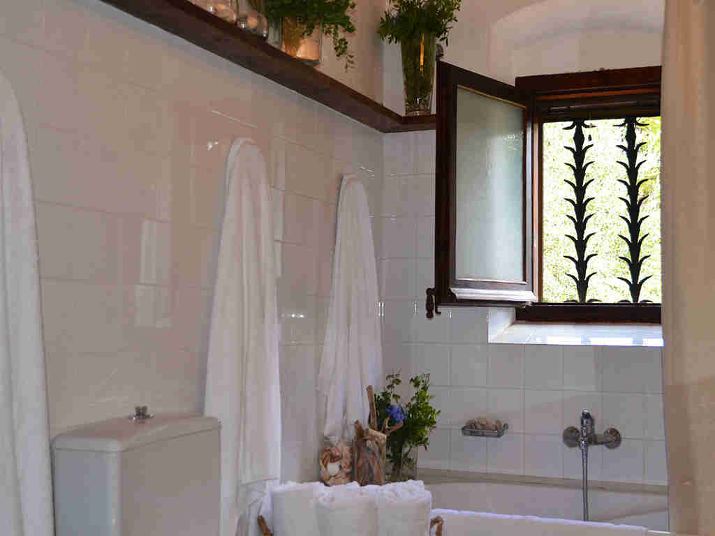 spanish farmhouse and its second bathroom