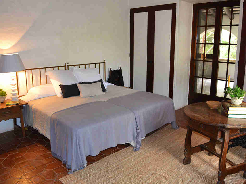 spanish farmhouse and its bedroom 2