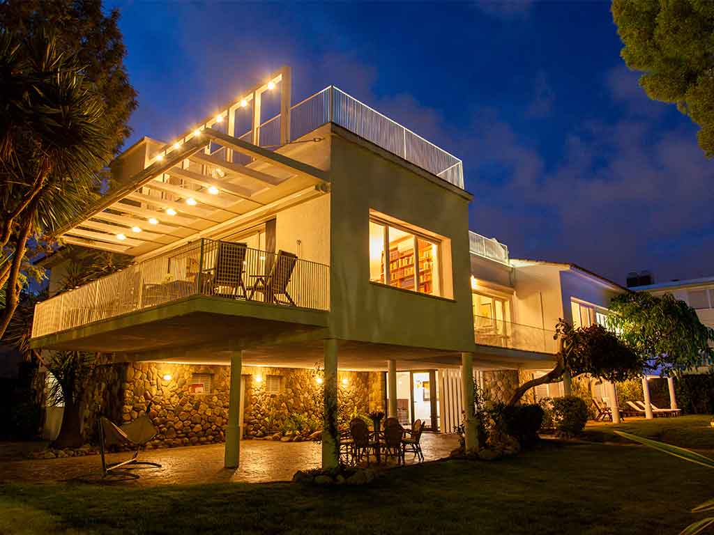 Sitges luxury villas by night