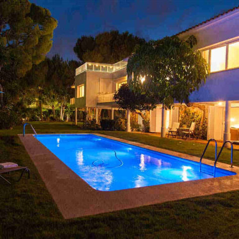 Sitges luxury villas close the beach