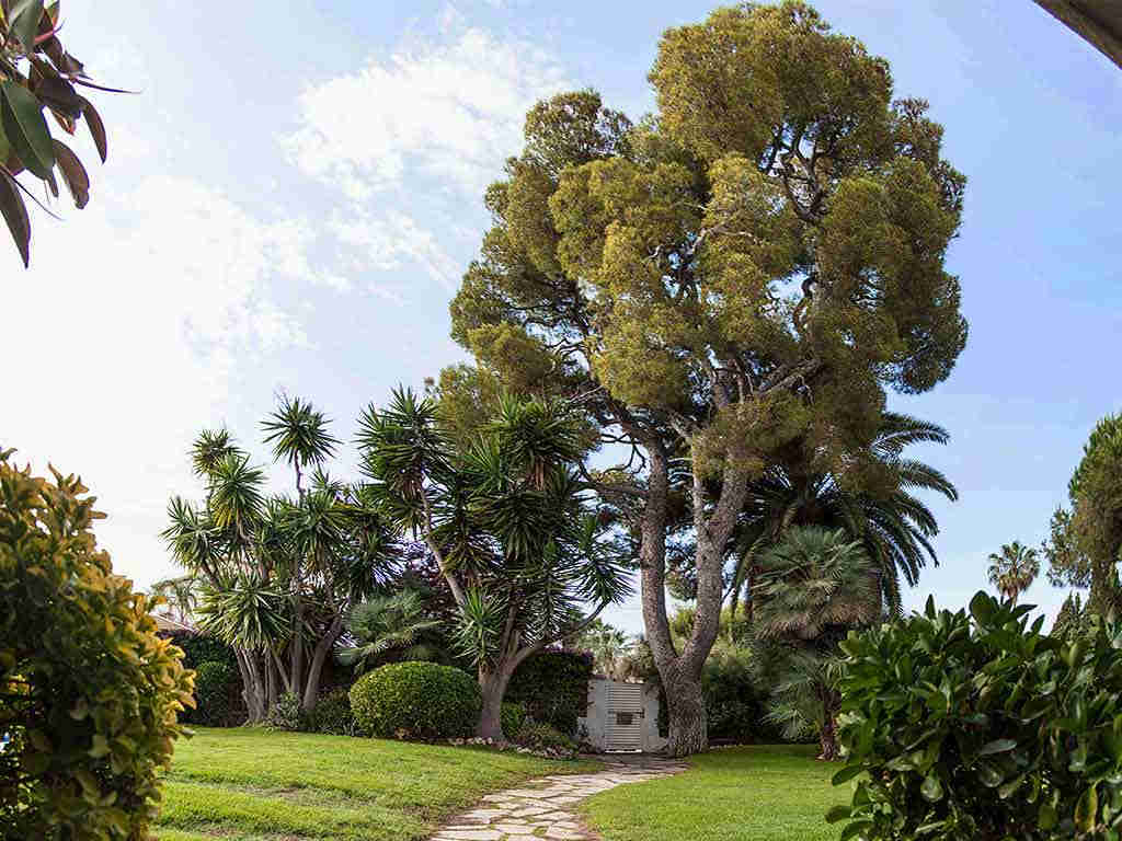 Sitges luxury villas with a beautiful entrance