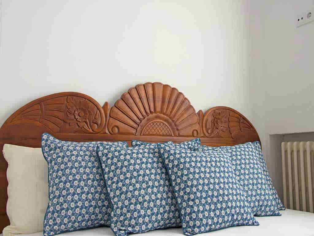 Holiday Sitges villa near Barcelona: pillows