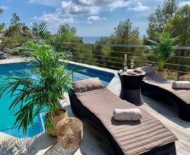 villa with private swimming pool sitges