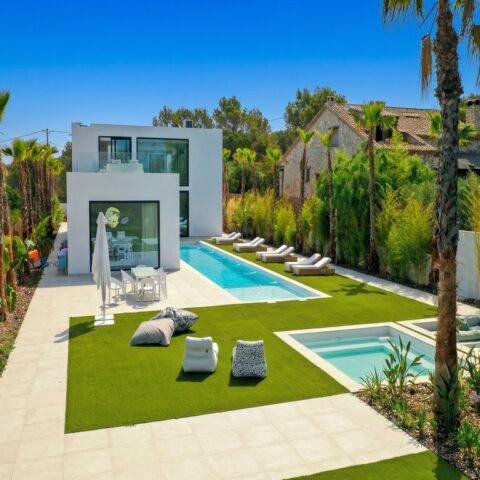 Sitges villa rent with pool