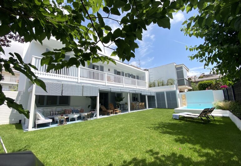sitges holidays villa with pool