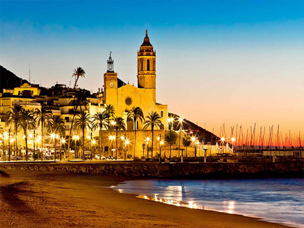Villa rental for the Sitges Film Festival with garden