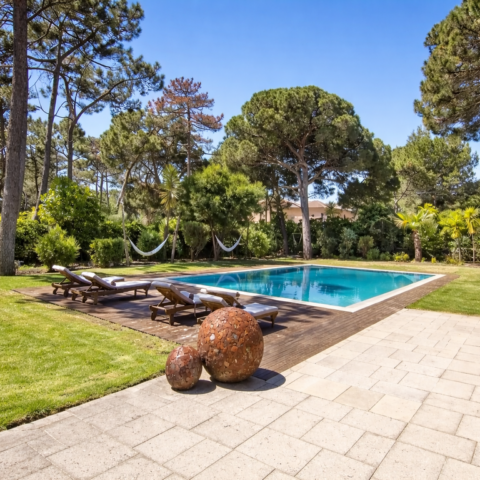 Holiday villa with a pool for rent