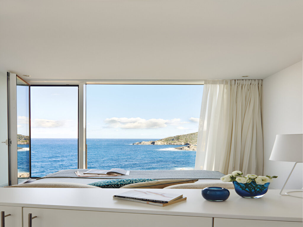 luxury villas Barcelona near the beach