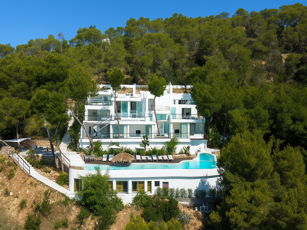 How to Find the Perfect Holiday Villa for Large Groups