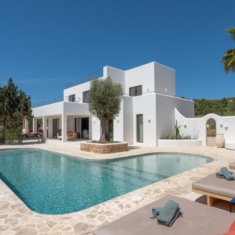 Luxury holiday villa rental in Ibiza