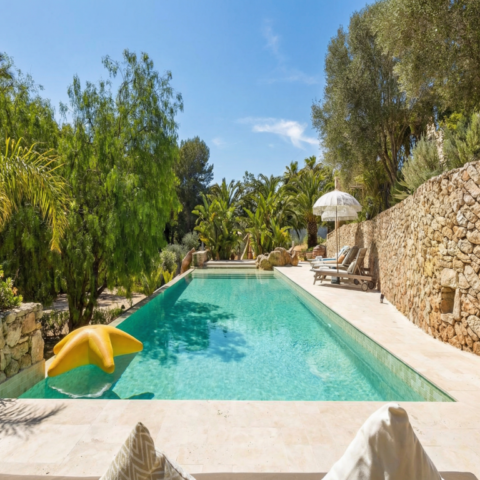 Luxury villa in Ibiza near the beach