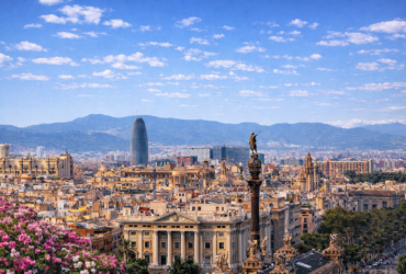 luxury villas with garden in barcelona