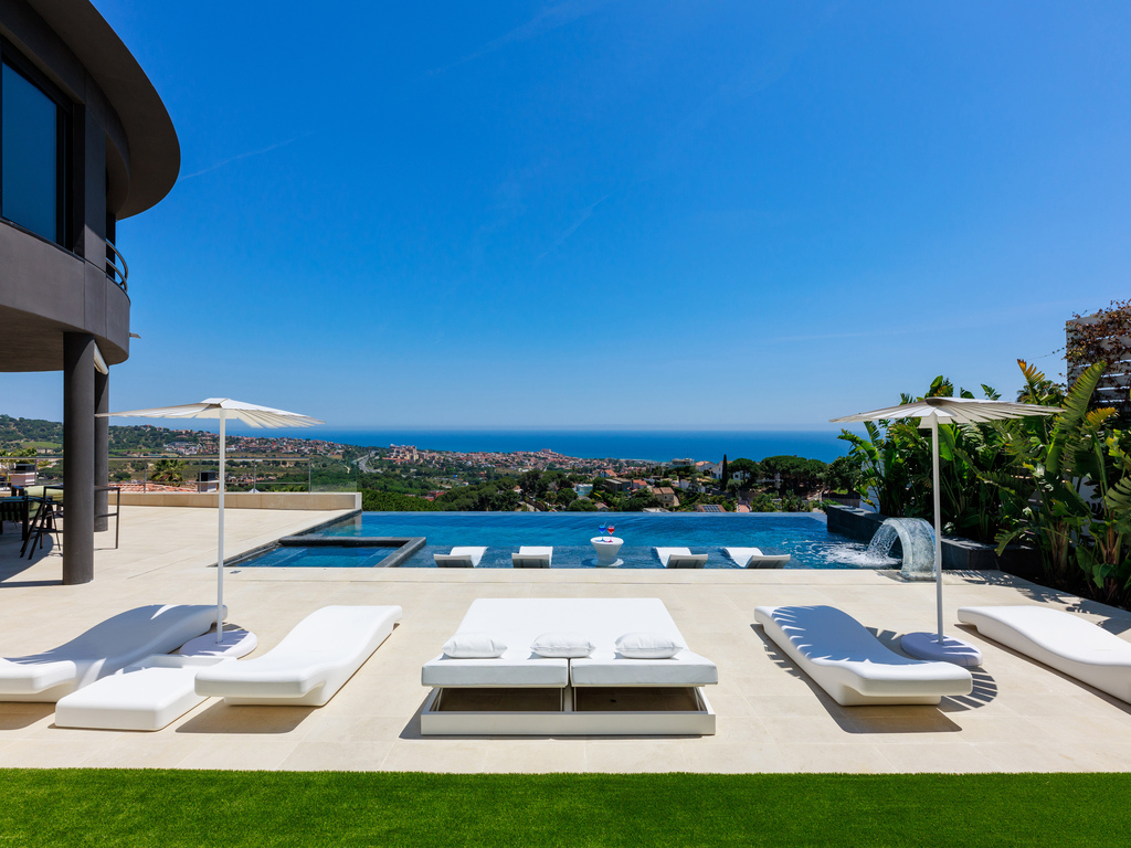 Luxury Villas in Barcelona for Active Spring Getaways