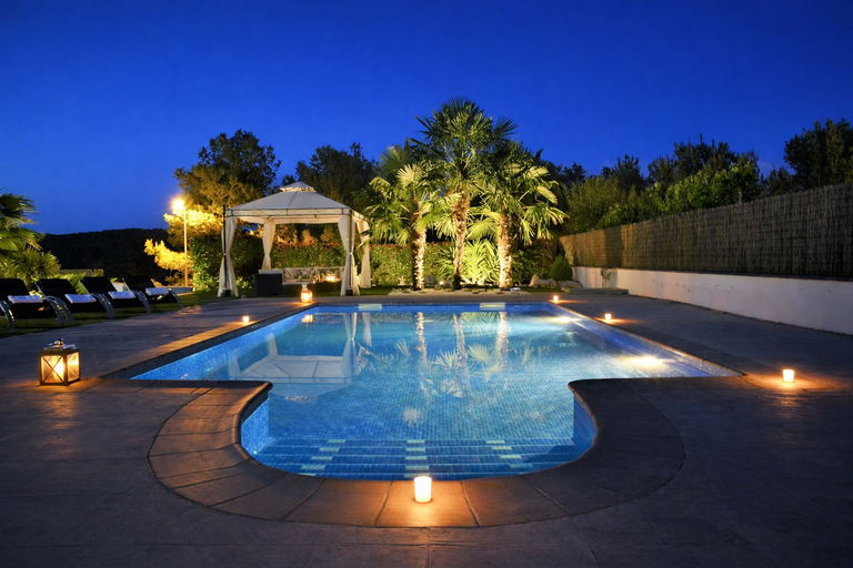 Villa rental by budget: luxury or affordable