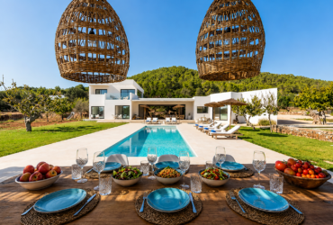 Last Minute Holiday Villas in Ibiza
