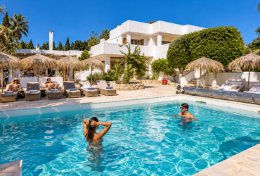 last minute luxury villas in Ibiza with pool
