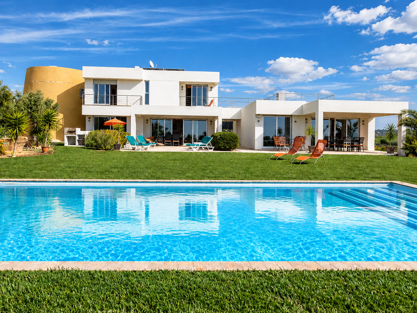 Disponibilité de villas de luxe à Faro avec jardin